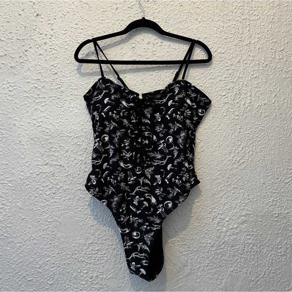 MIDNIGHT HOUR Forest Findings Lace Up Swimsuit - Picture 6 of 10